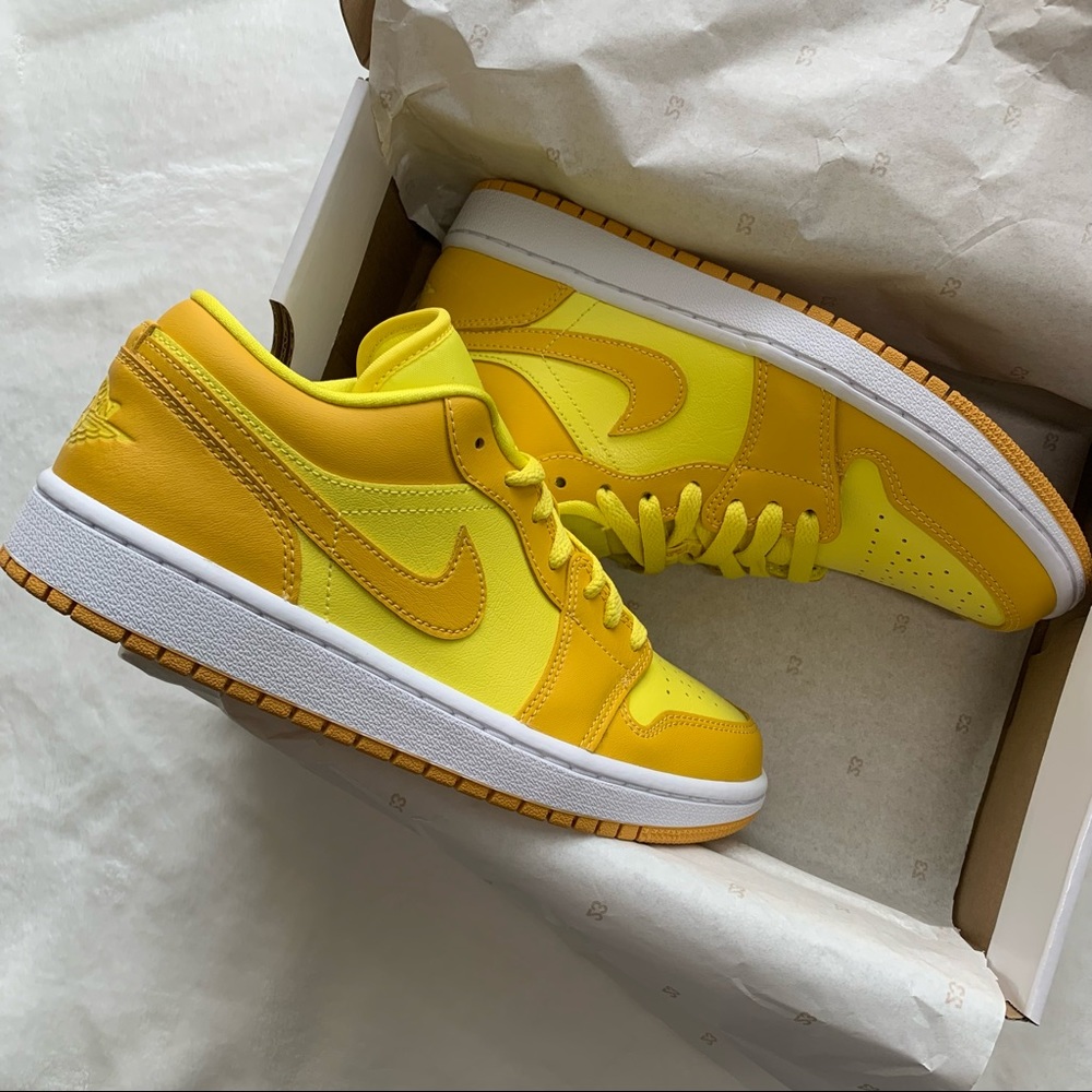 Jordan 1 Low Yellow Strike - Picture 8 of 10